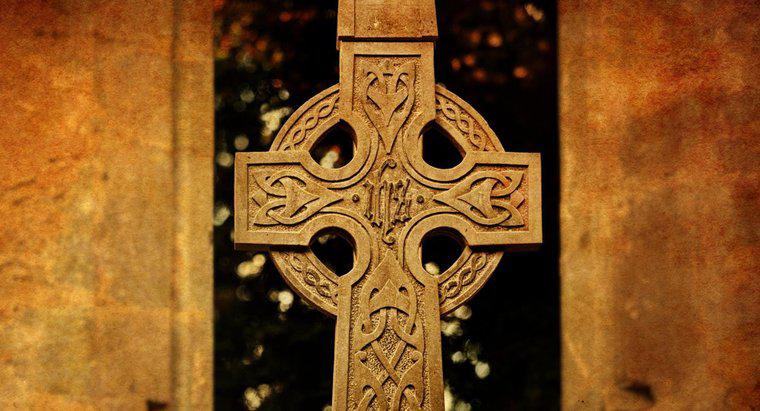 Quelle est la signification du nœud familial celtique ?