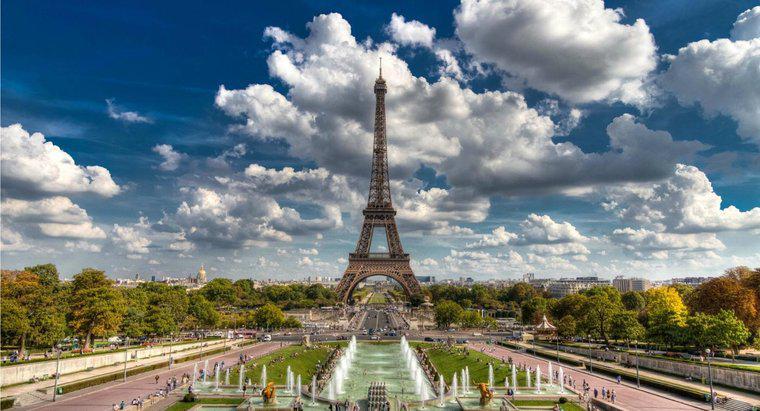 Pourquoi la Tour Eiffel est-elle célèbre ?