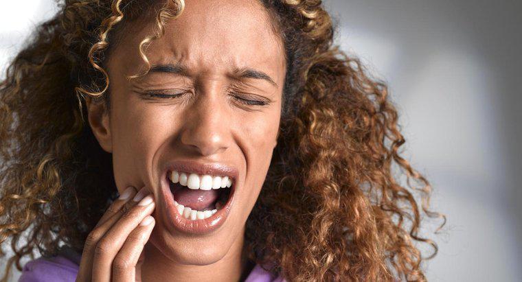 Pourquoi les maux de dents font-ils plus mal la nuit ?