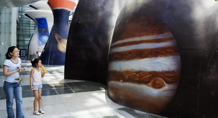Quels sont les faits intéressants sur Jupiter ?