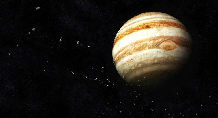 À combien de kilomètres se trouve Jupiter de la Terre ?