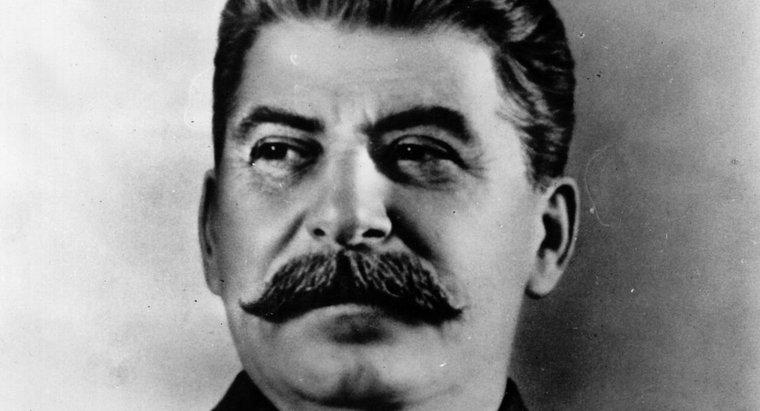 Comment Staline est-il arrivé au pouvoir ?