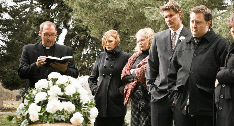 Combien payez-vous un pasteur pour un enterrement ?