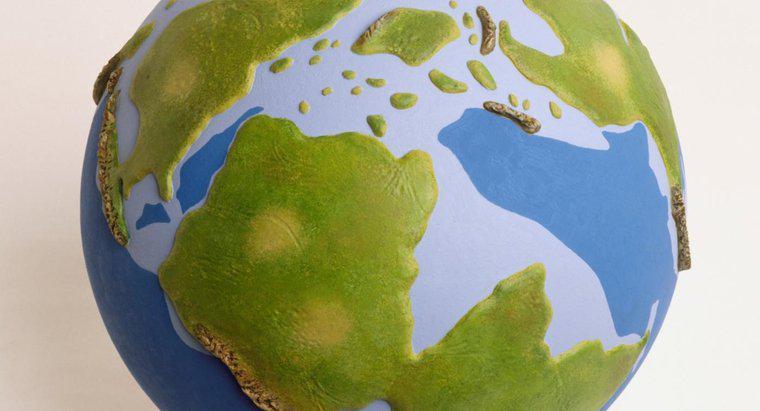 Qu'est-ce qui fait que les continents se déplacent à la surface de la Terre ?