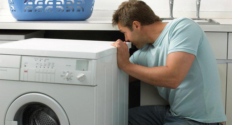 Quelles sont les causes des fuites de trop-plein du drain de la machine à laver?