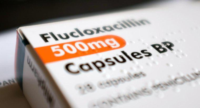 Qu'est-ce que la flucloxacilline est utilisée pour traiter?