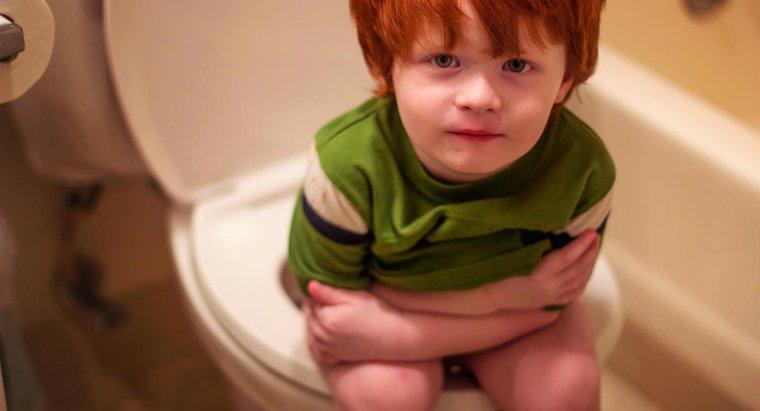 Quelles sont les causes des selles pâles chez les enfants?
