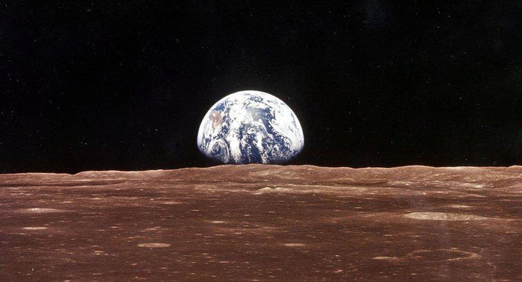 La Lune s'éloigne-t-elle de la Terre ?