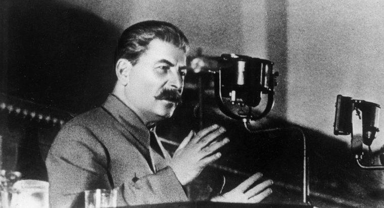 Comment s'appelait la police secrète de Joseph Staline ?