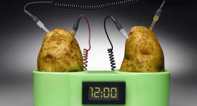 Comment une pomme de terre conduit-elle l'électricité?