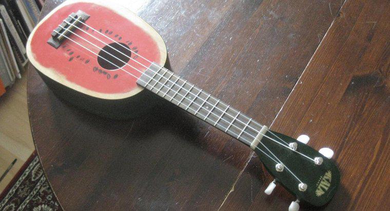 Quelle est la différence entre un ukulélé et une guitare ?