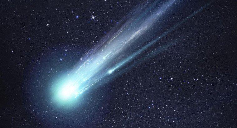 En quelle année Edmond Halley a-t-il découvert la comète de Halley ?