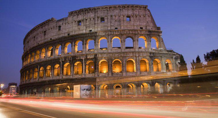 Combien de temps a-t-il fallu pour construire le Colisée ?
