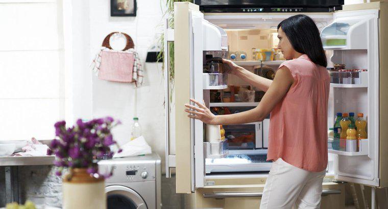 Pouvez-vous mettre un réfrigérateur sur un tapis ?