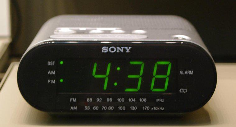 Comment régler un réveil Sony Dream Machine ?