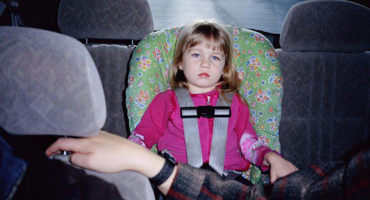 Combien doit peser un enfant pour s'asseoir sur un siège passager ?
