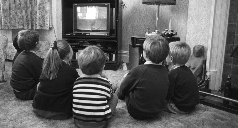 Quand la première télévision en noir et blanc a-t-elle été inventée ?