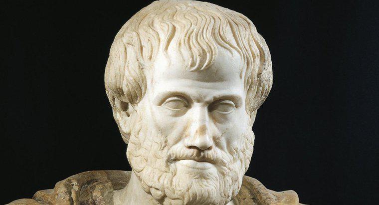 Que pensait Aristote du système solaire ?