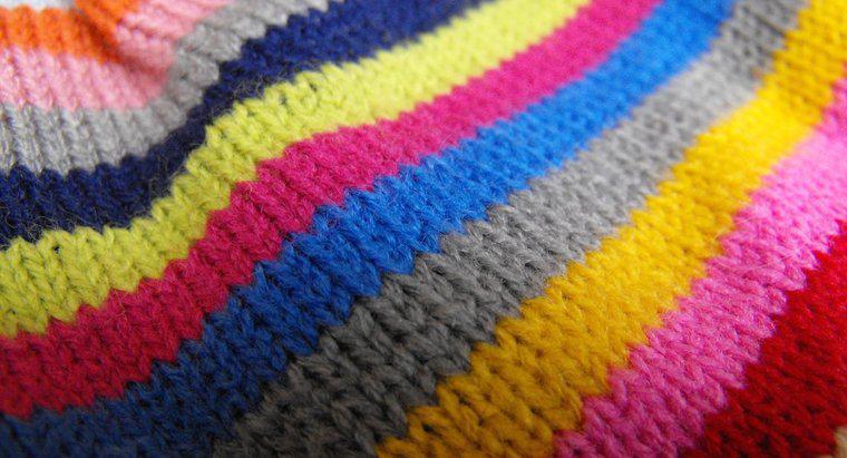 Comment changer de couleur en tricotant ?