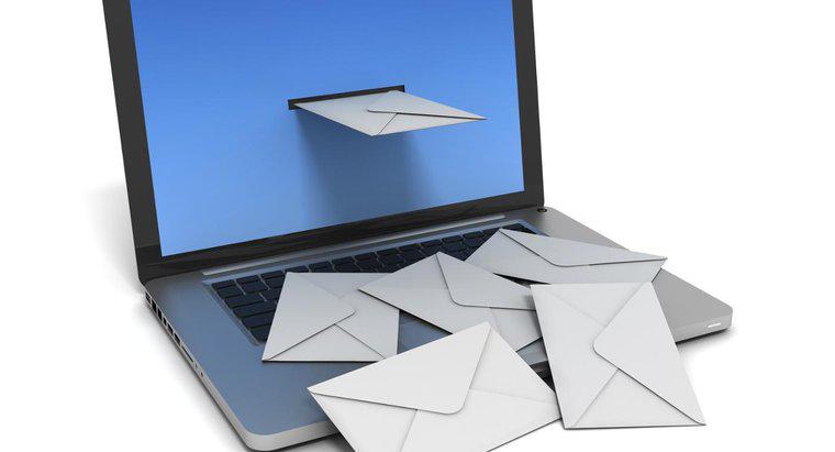 Quelle est la différence entre une lettre papier et un e-mail ?
