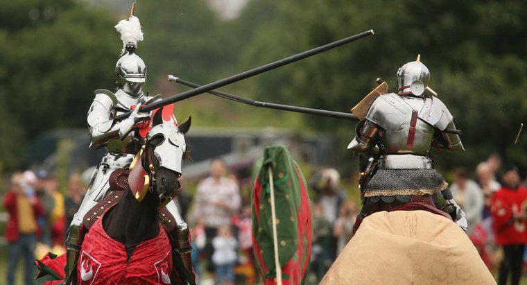 Que portaient les chevaliers au Moyen Âge ?