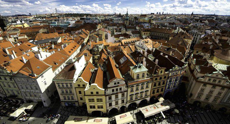 Quels sont les quatre pays frontaliers de la République tchèque ?
