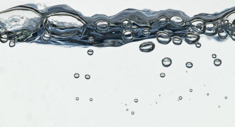 L'eau distillée est-elle la même que l'eau déminéralisée ?