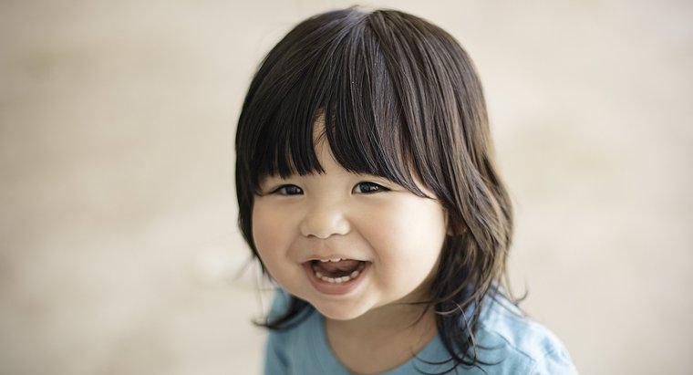 Quand les bébés sourient-ils en premier ?