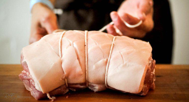Quelle est la meilleure température pour cuire un rôti de porc et combien de temps doit-il cuire par livre ?