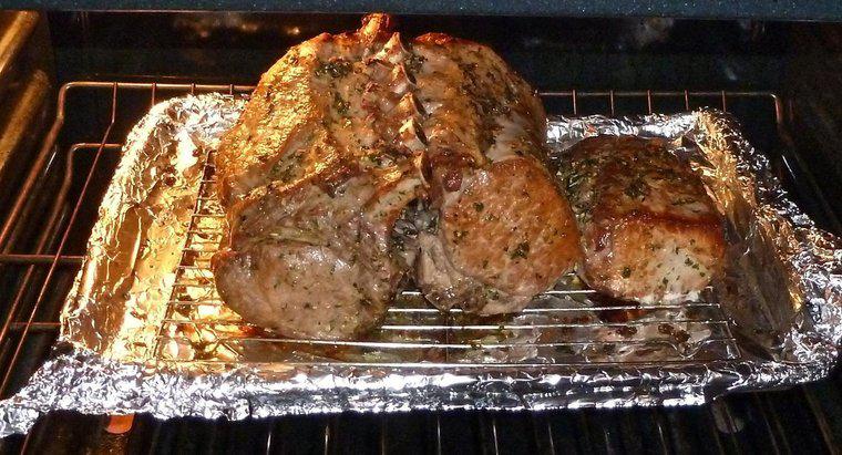 Combien de temps faut-il pour cuire un rôti de porc au four ?