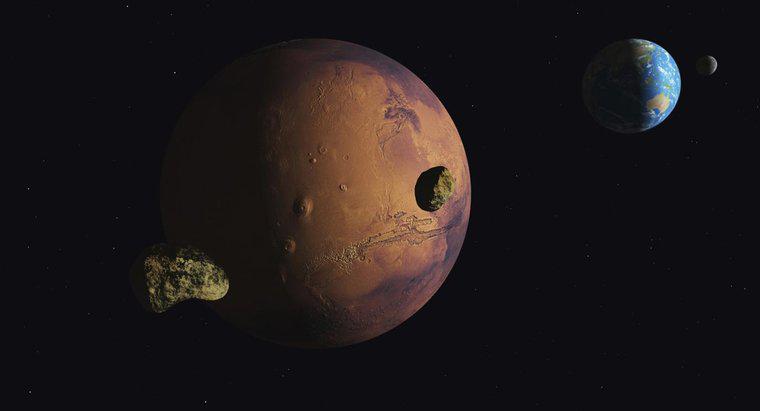 À combien d'années-lumière se trouve Mars ?