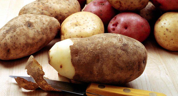 Quelle est la bonne façon de congeler des pommes de terre non cuites ?