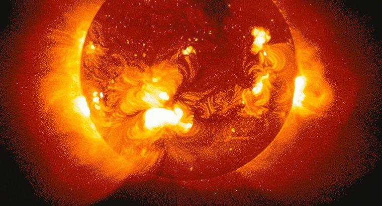 Quelles sont les trois couches de l'atmosphère du soleil ?