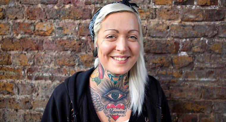 Que pensent les hommes des femmes fortement tatouées ?