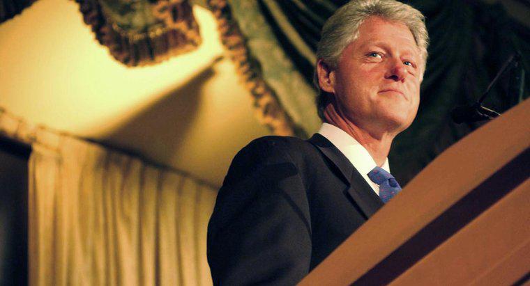 Qu'a fait Bill Clinton en tant que commandant en chef ?